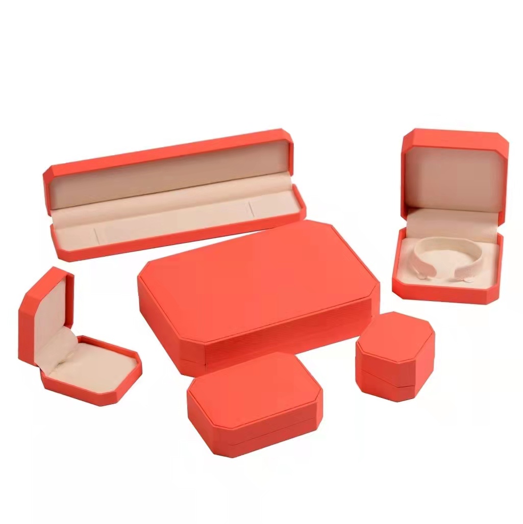 Red octagonal gum jewelry box