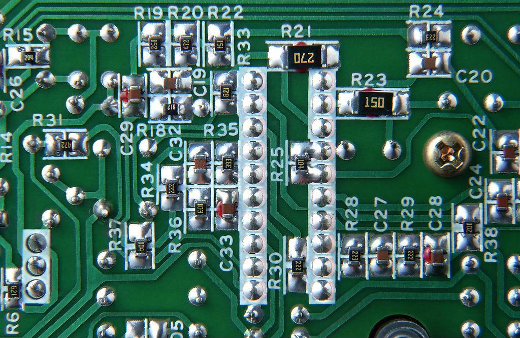 ¿Conoce los símbolos de los componentes comunes en las placas de circuitos?