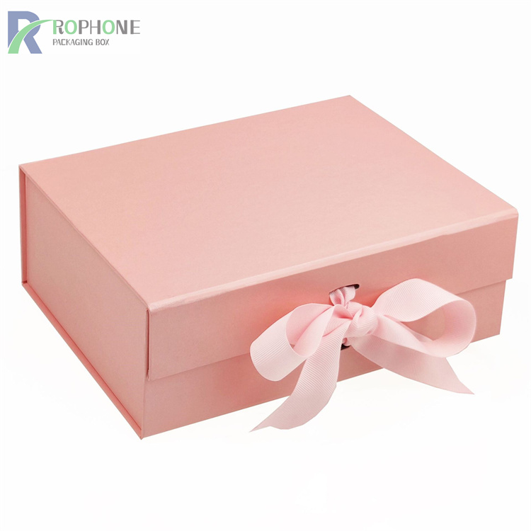 The Dragon Boat Festival pink gift box we usually see