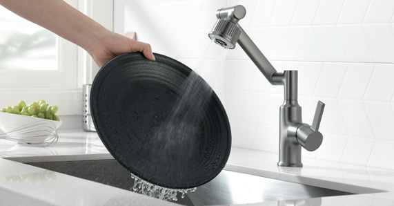 Ordinary Kitchen Faucet VS Pull-out Multifunctional Kitchen Faucet